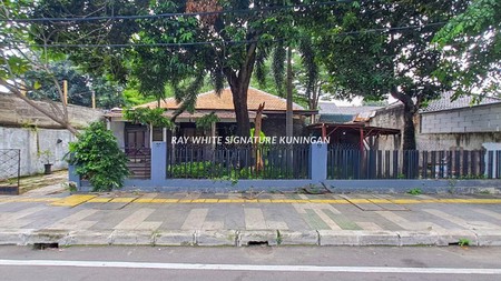 Rumah Tua Zonasi Komersil di Pondok Bambu Batas Duren Sawit Cocok untuk Gudang