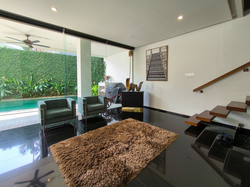 Private Family Home Bintaro Sektor 5 dengan Private Pool