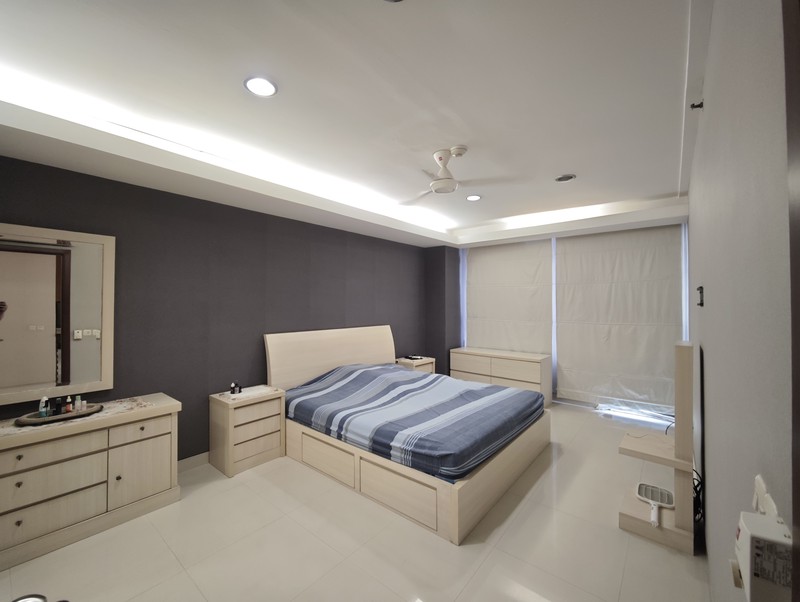 Paladian Park tower B 3 bedroom view pool Luas 157m2