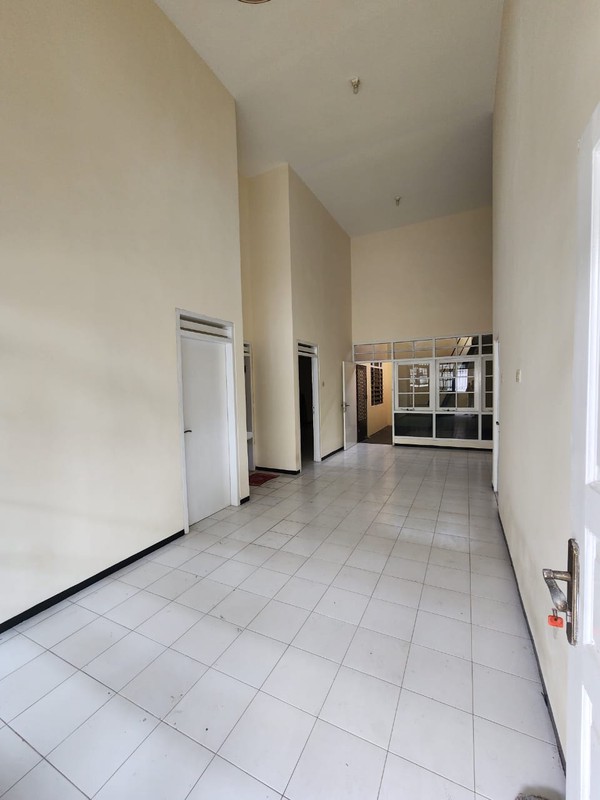 DISEWAKAN RUMAH NIRWANA EXECUTIVE BLOK AA WONOREJO PERMAI