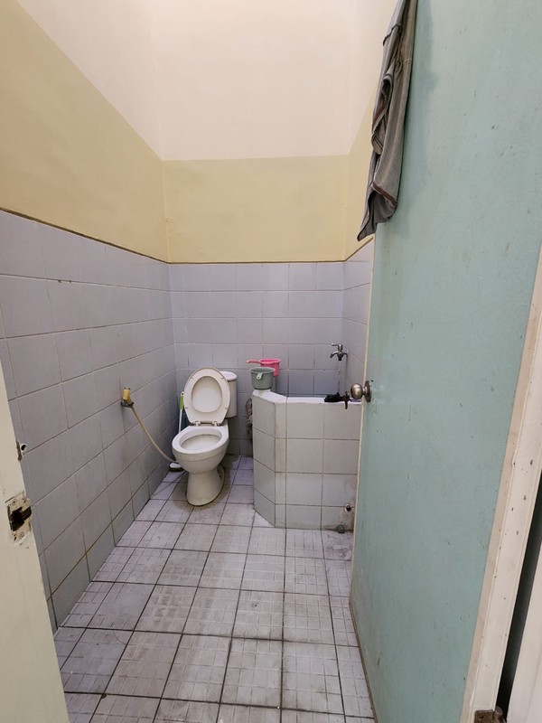 DISEWAKAN RUMAH NIRWANA EXECUTIVE BLOK AA WONOREJO PERMAI