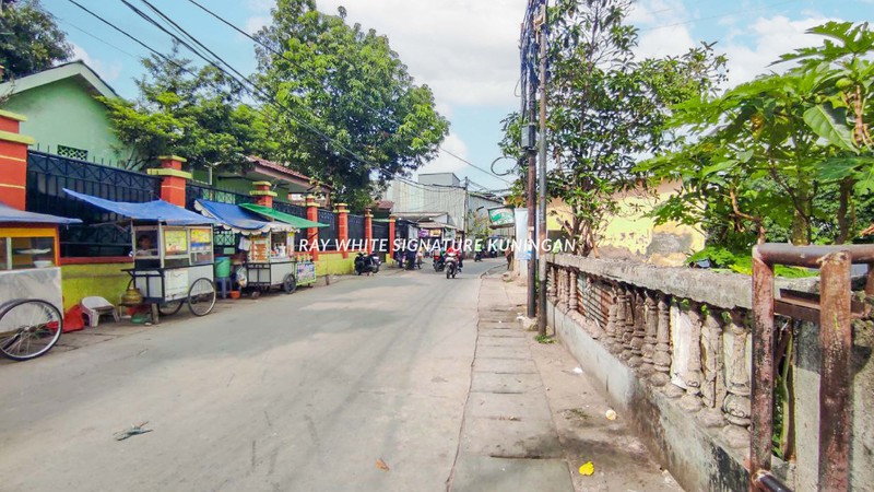 Dijual Tanah Kavling dan Rumah Kontrakan Lokasi Strategis di Jalan Flamboyan 