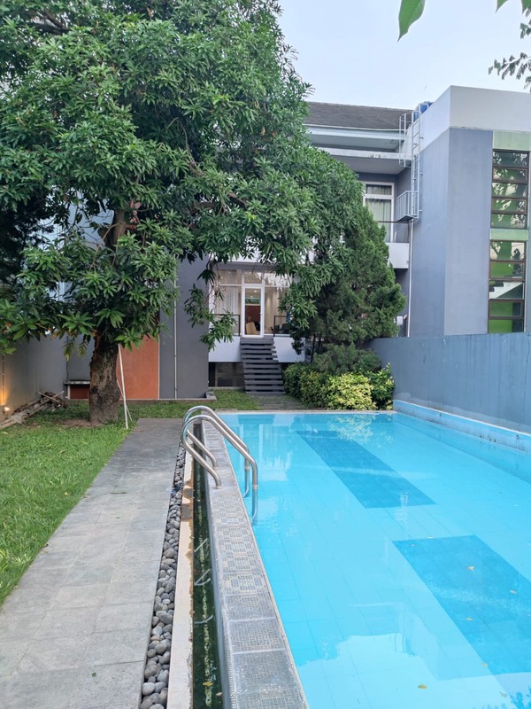 Hunian Mewah 3 Lantai Di Jantung Kota  Selangkah Ke Plaza Ambarrukmo