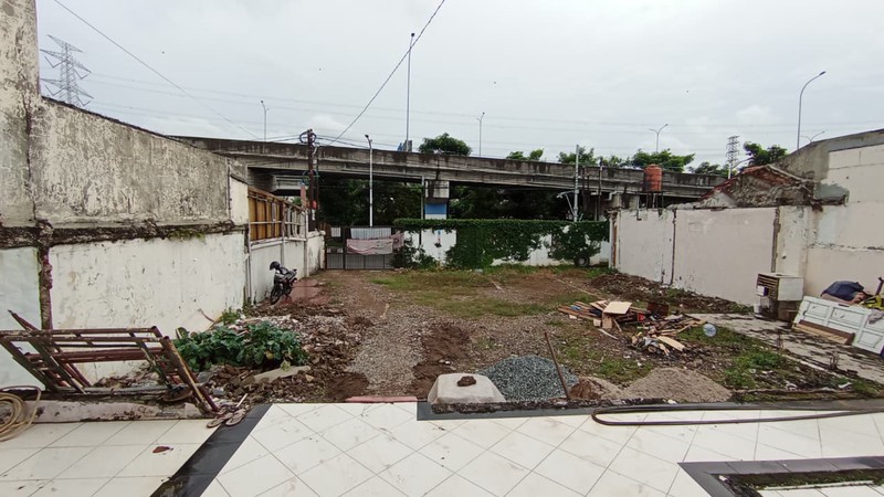 Tanah + Rumah dengan Luas 715m2 Lokasi Kalimalang Duren Sawit Jaktim