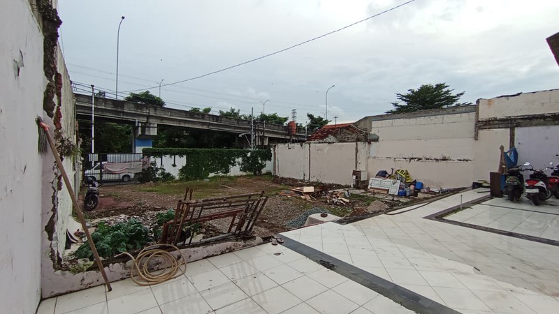 Tanah + Rumah dengan Luas 715m2 Lokasi Kalimalang Duren Sawit Jaktim