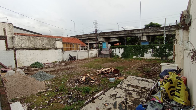 Tanah + Rumah dengan Luas 715m2 Lokasi Kalimalang Duren Sawit Jaktim