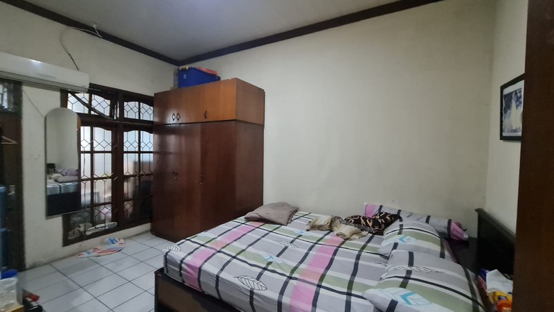 Rumah 2 Lantai 4 Kamar Tidur Lokasi Tebet Jaksel