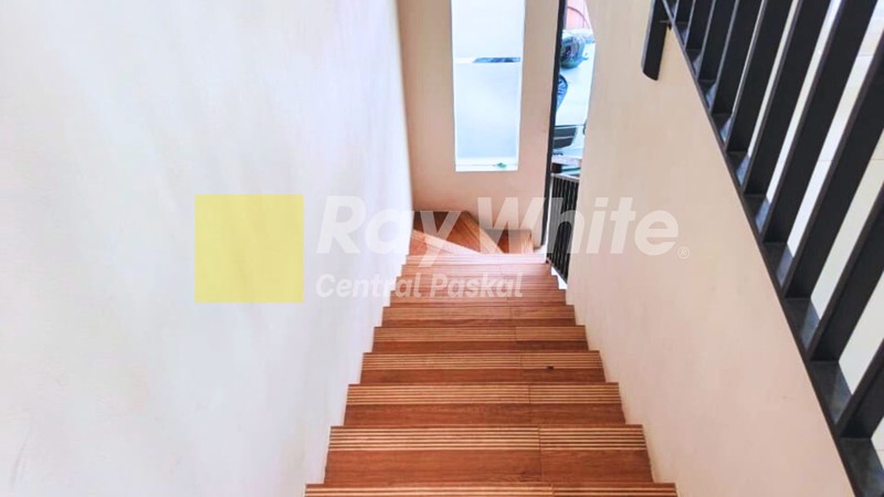 Rumah Modern Nyaman 2 Lantai di Buah Batu Bandung