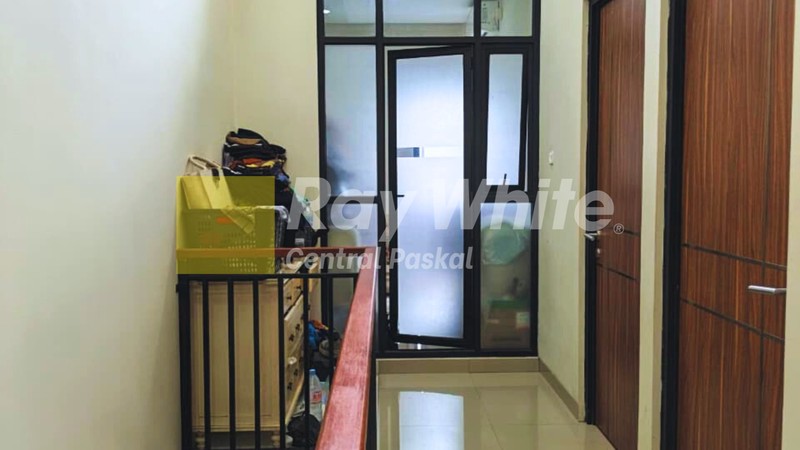 Rumah Modern Nyaman 2 Lantai di Buah Batu Bandung