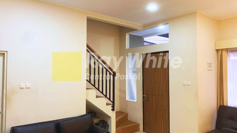 Rumah Modern Nyaman 2 Lantai di Buah Batu Bandung