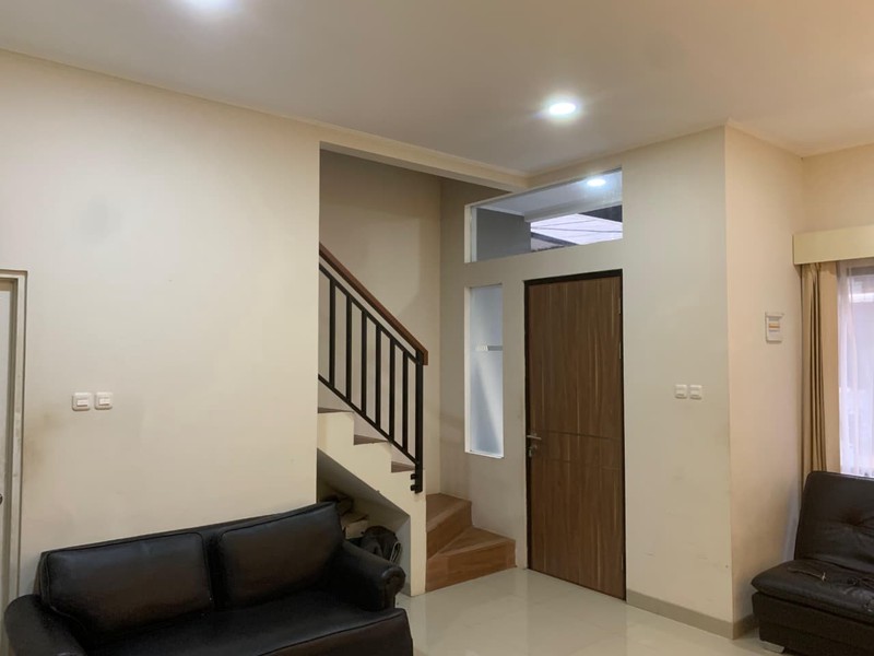 Rumah Modern Nyaman 2 Lantai di Buah Batu Bandung