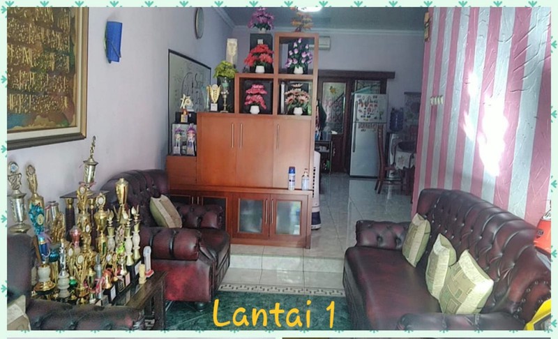 Rumah Akses Jalan 3 Mobil di Tebet Dalam Jakarta Selatan