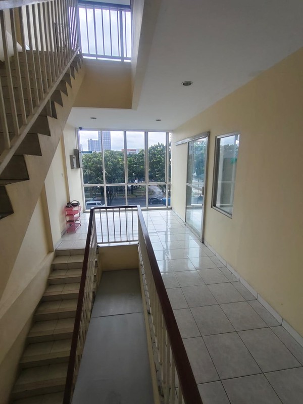Ruko Siap Pakai di Ruko Emerald  Tangerang selatan