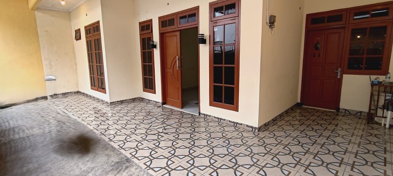Rumah cocok untuk tempat tinggal ataupun kantor di daerah Tebet Jakarta Selatan