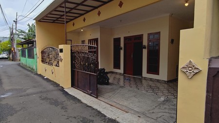 Rumah cocok untuk tempat tinggal ataupun kantor di daerah Tebet Jakarta Selatan