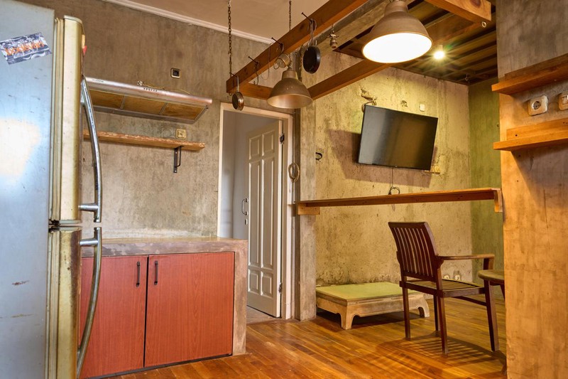 Rumah Ideal untuk Small Family - Business Owners yang mencari Tempat Tinggal dan Ruang Usaha di Lokasi yang sangat strategis Tebet Jaksel