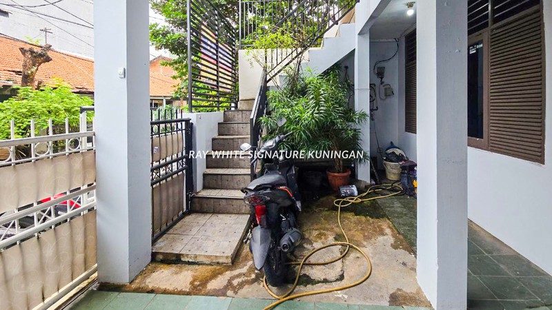 DIJUAL RUMAH 2 LANTAI + KOST AKTIF | LOKASI STRATEGIS BENDUNGAN HILIR
