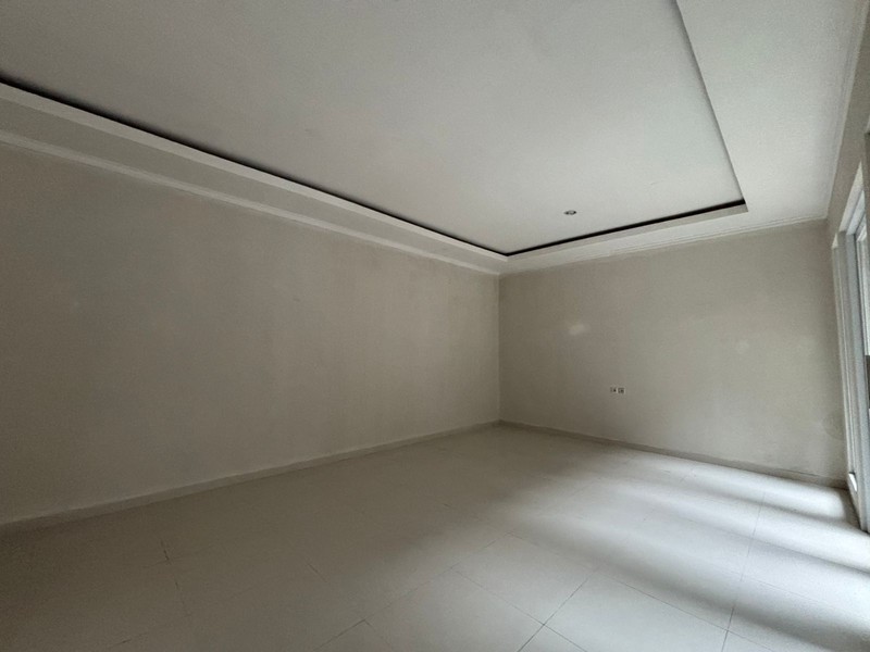 Rumah Kokoh 2 Lantai di Legenda Wisata Cibubur 