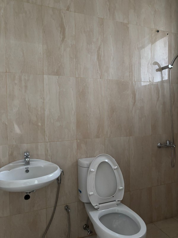 Rumah Kokoh 2 Lantai di Legenda Wisata Cibubur 