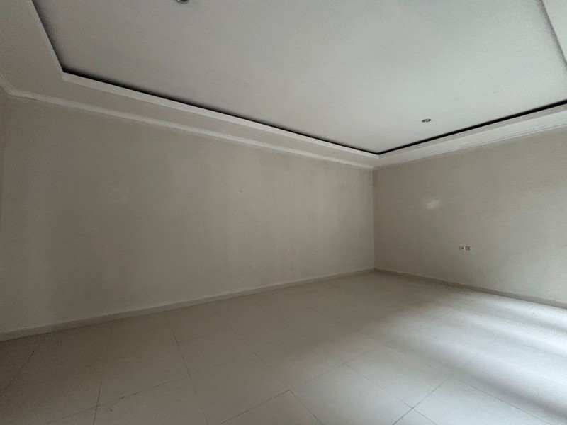 Rumah Kokoh 2 Lantai di Legenda Wisata Cibubur 