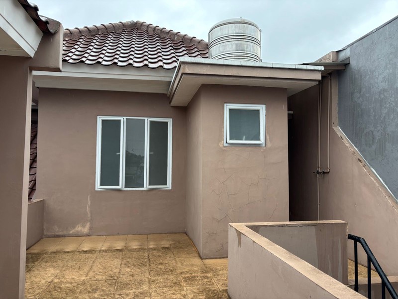 Rumah Kokoh 2 Lantai di Legenda Wisata Cibubur 