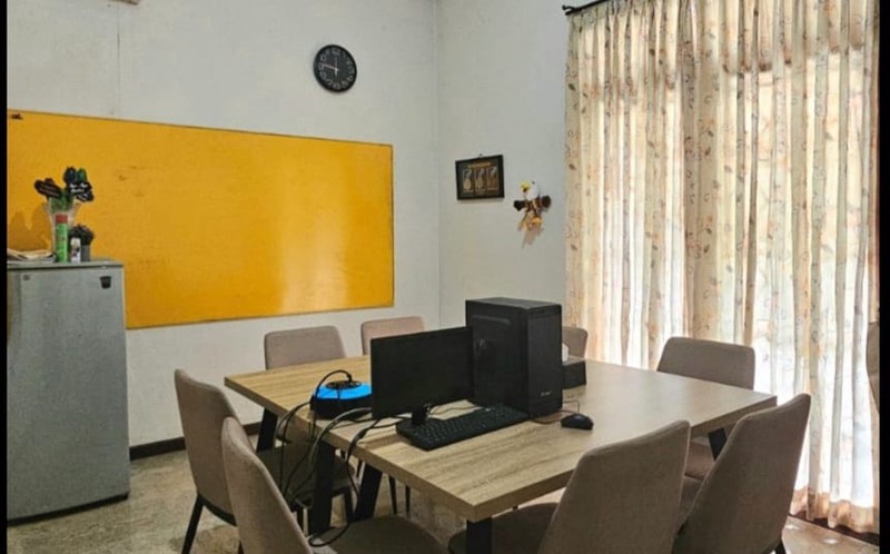 Rumah 2 lantai , siap huni, asri, di Kompleks Margasatwa Baru, Pondok Labu, Jakarta Selatan