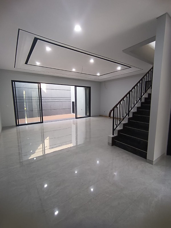 Dijual Rumah Baru gress di Citraland Woodland Surabaya barat