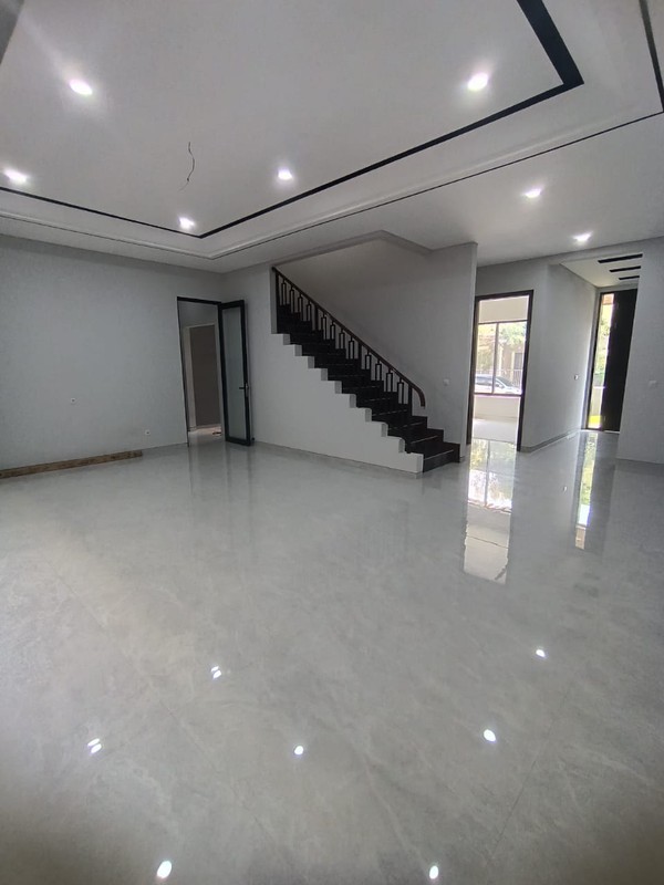 Dijual Rumah Siap Huni Baru Gress di Woodland Citraland Surabaya