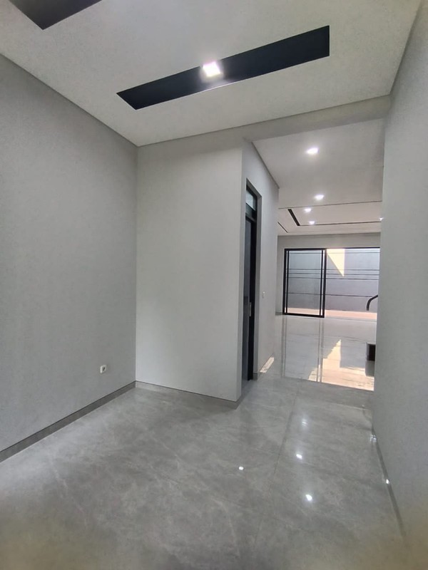 Dijual Rumah Siap Huni Baru Gress di Woodland Citraland Surabaya