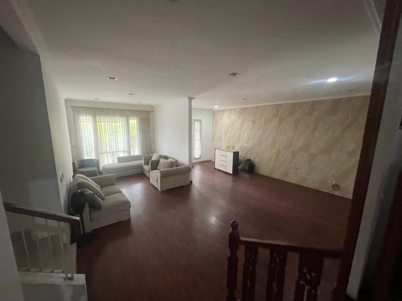 Dijual Rumah Eksklusif 3 Lantai Cluster Botanical Garden, 1 menit ke Mall Grand Galaxy City