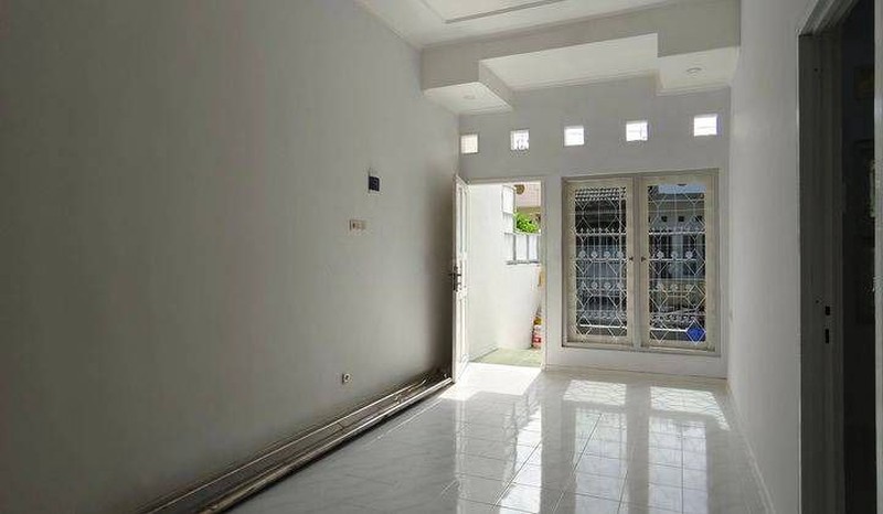 Dijual Rumah Siap Huni di Mulyosari Prima Utama 