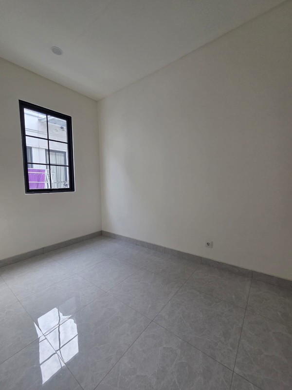 Rumah baru selesai dibangun (brand new) dengan desain modern klasik di Ciputat