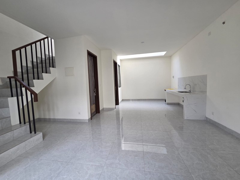 Rumah baru selesai dibangun (brand new) dengan desain modern klasik di Ciputat