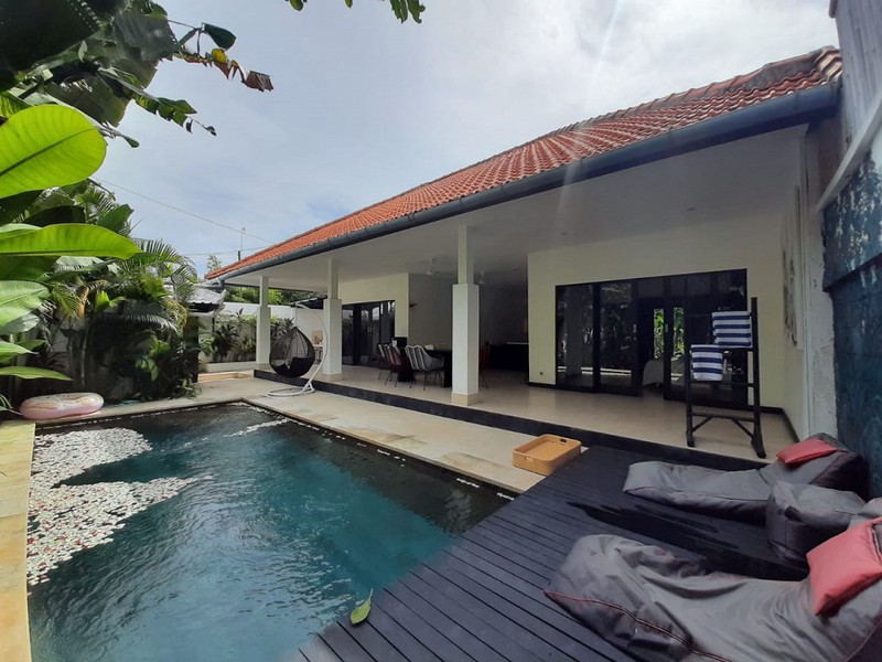 Villa Rental 2 Bedrooms in Mertanadi Kerobokan Bali
