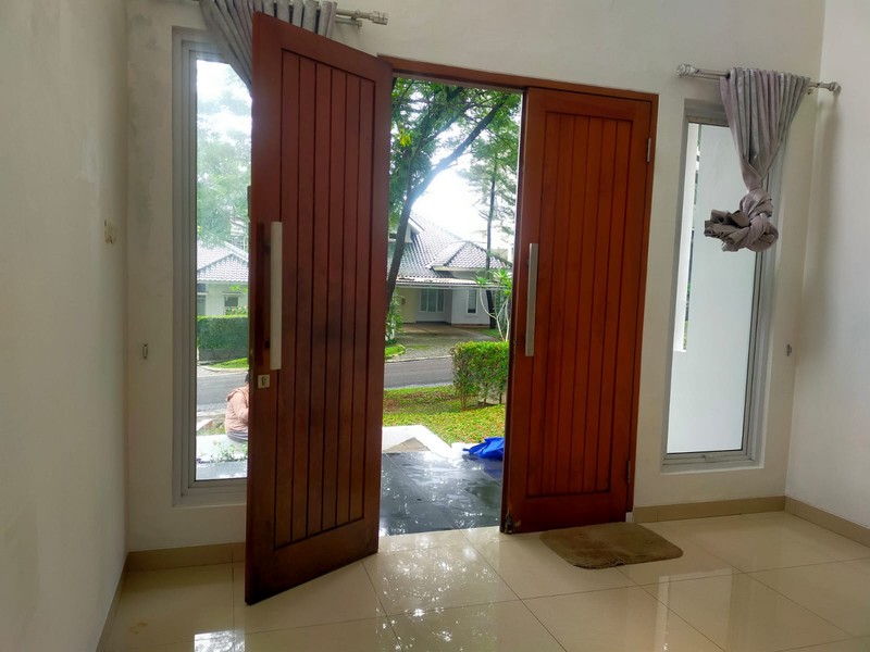 Rumah Minimalis Modern Dengan Pemandangan Gunung di Sentul City