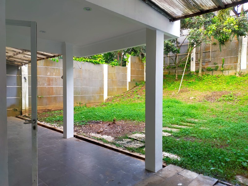 Rumah Minimalis Modern Dengan Pemandangan Gunung di Sentul City