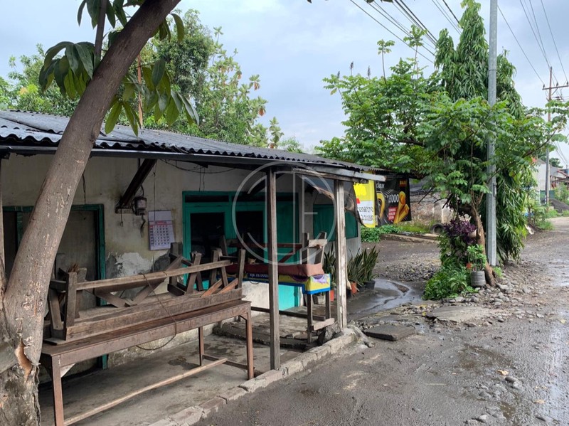 JUAL RUMAH HITUNG TANAH !! RAYA MASTRIP KEDURUS