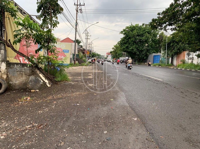 JUAL RUMAH HITUNG TANAH !! RAYA MASTRIP KEDURUS