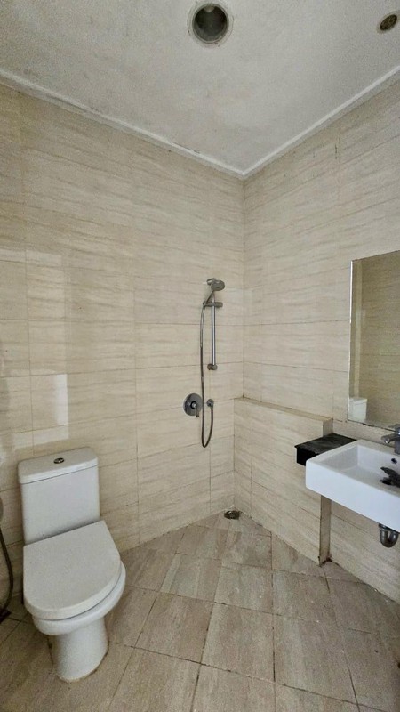 Dijual Rumah 2 Lantai di Green Lake City, Cluster Amerika Latin 