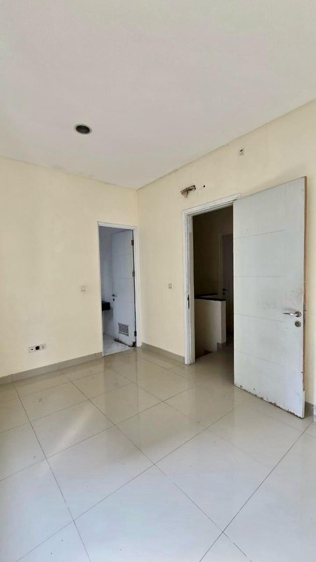 Dijual Rumah 2 Lantai di Green Lake City, Cluster Amerika Latin 