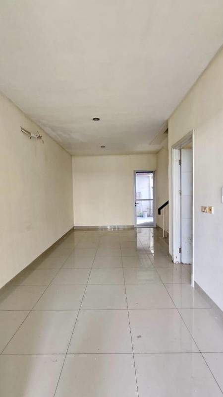 Dijual Rumah 2 Lantai di Green Lake City, Cluster Amerika Latin 