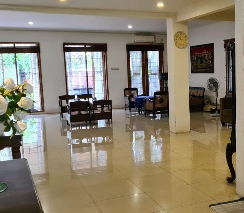 Lebak bulus adyaksa luas tanah 497 rumah cantik dalam komplek dekat tb simatupang