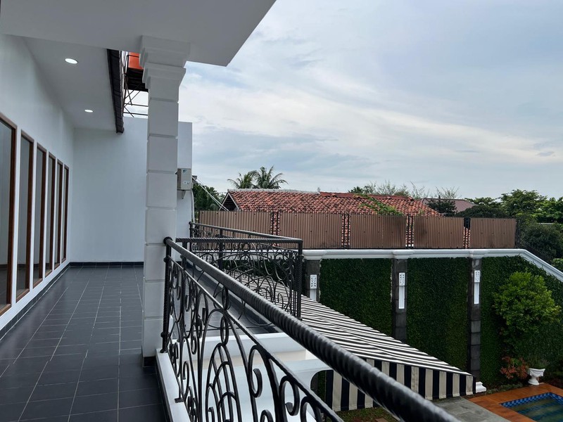 Exclusive renovated luxury house in kemang bright and elegant  