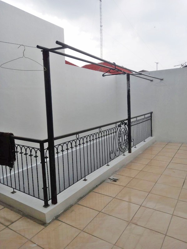 Rumah Siap Huni ada Kos-kosan di Griya Loka BSD City