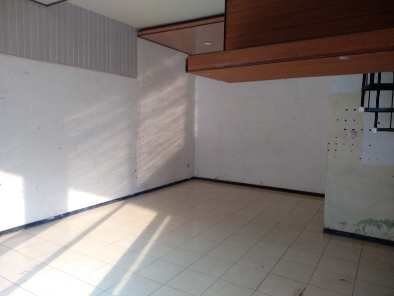 DISEWAKAN RUKO 2,5 LANTAI PUSAT BISNIS  PERDAGANGAN JALAN BALEWERTI SURABAYA