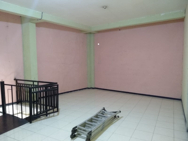 DISEWAKAN RUKO 2,5 LANTAI PUSAT BISNIS  PERDAGANGAN JALAN BALEWERTI SURABAYA