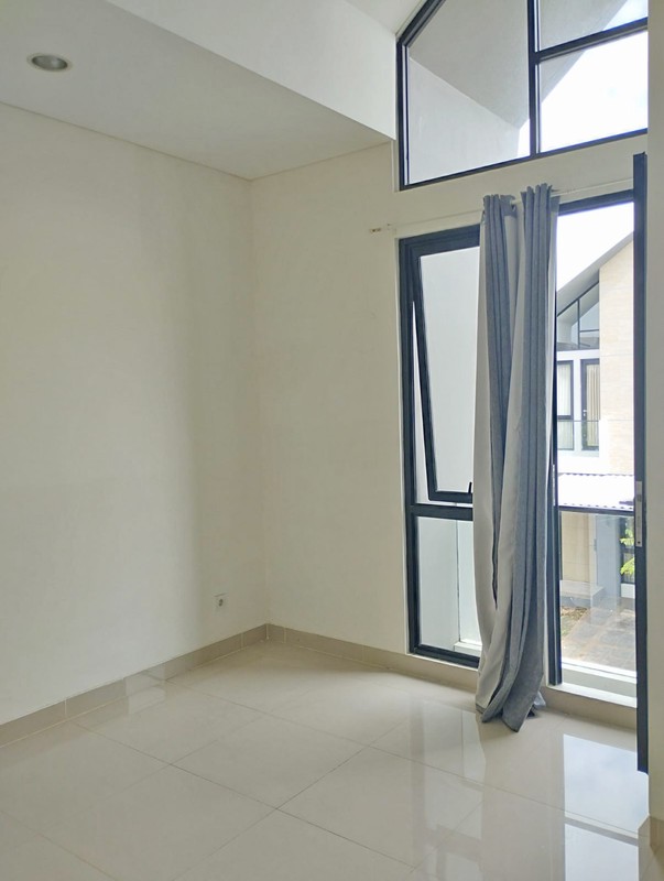 Disewakan Rumah Eksklusif Provence Suite BSD City - Lokasi Premium