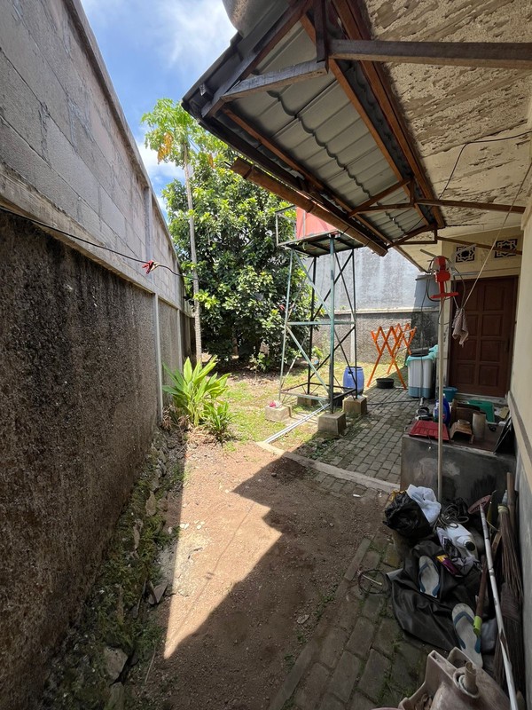 Rumah dengan Tanah di Aria Graha Regency