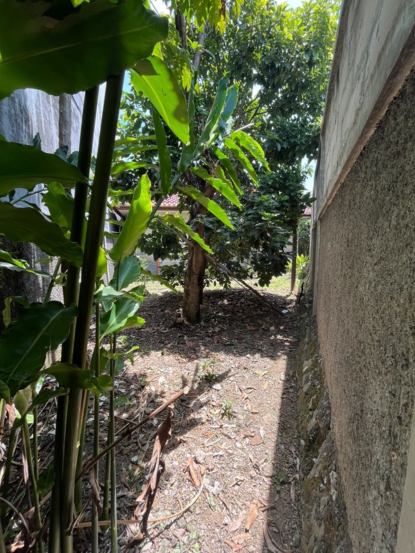 Rumah dengan Tanah di Aria Graha Regency