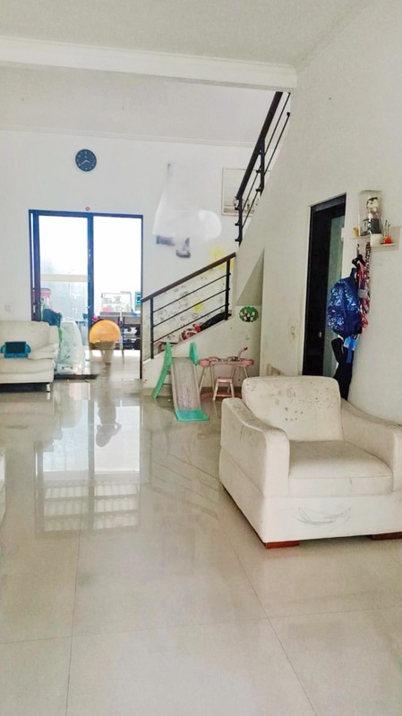 Rumah 2 lantai siap huni di Newton Gading Serpong